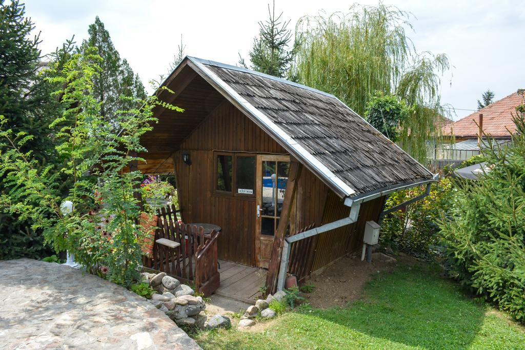 Camping Robinson Country Club Oradea Zimmer foto
